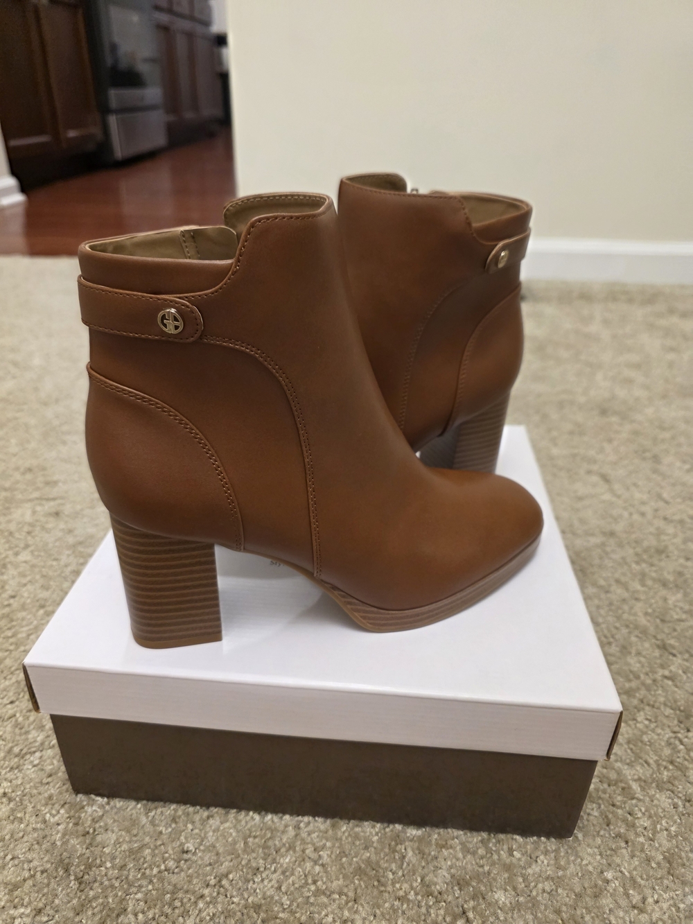 Giani Bernini Cognac Tan Block-Heel Ankle Boots Size 9.5 Womens